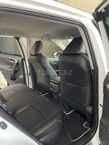 Toyota RAV4-11