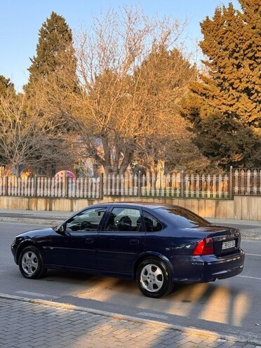 Opel Vectra 1999, 450,000 km - 1.6 l - Zaqatala