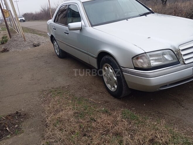 Mercedes C 200 1996, 52,000 km - 2.0 л - Quba