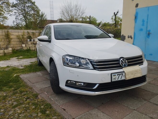 Volkswagen Passat 2014, 103,864 km - 1.8 л - Masallı