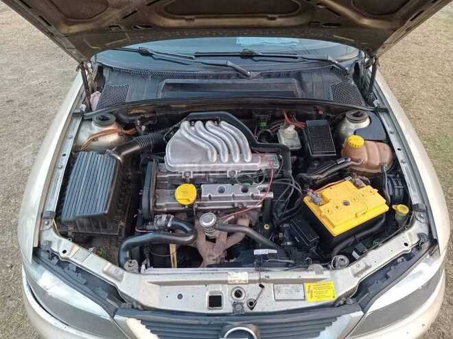 Opel Vectra 1997, 200,000 km - 1.6 l - Bakı