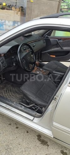 Mercedes E 220 d 1999, 512,000 km - 2.2 л - Bakı