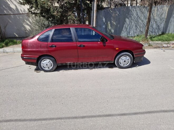 Volkswagen Polo 1995, 300,000 km - 1.6 l - Bakı