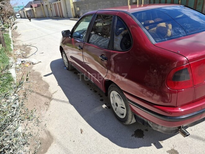 Volkswagen Polo 1995, 300,000 km - 1.6 l - Bakı