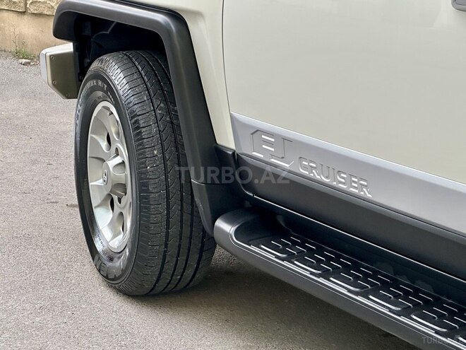 Toyota FJ Cruiser-19