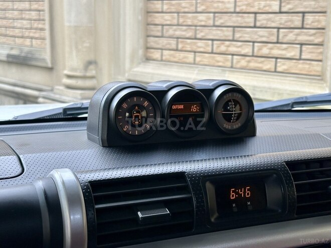 Toyota FJ Cruiser-12