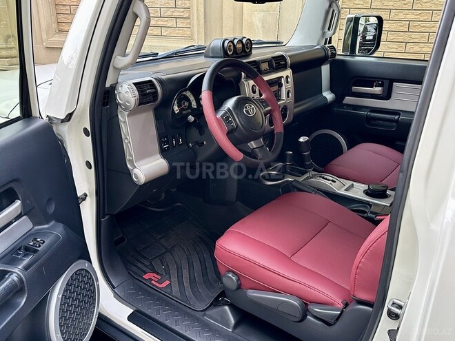 Toyota FJ Cruiser-7