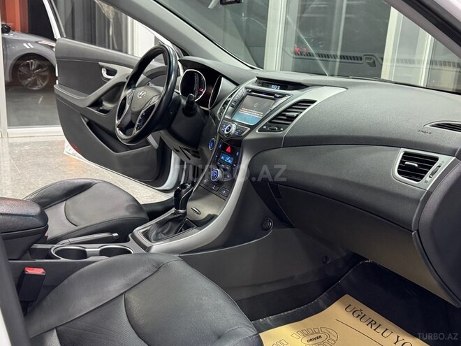 Hyundai Avante 2015, 181,000 km - 1.6 л - Xırdalan