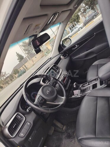 Kia Sorento-9