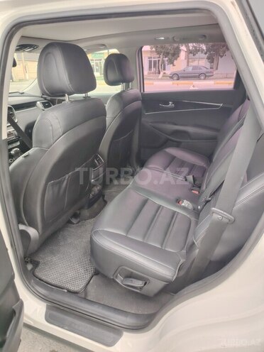 Kia Sorento-16