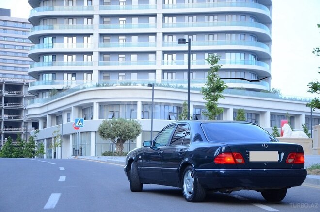 Mercedes E 280 1996, 405,000 km - 2.8 l - Bakı