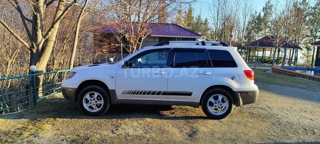 Mitsubishi Outlander 2004, 196,000 km - 2.4 l - Şəki