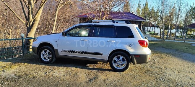 Mitsubishi Outlander 2004, 196,000 km - 2.4 l - Şəki