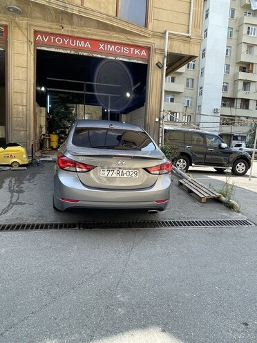 Hyundai Elantra 2015, 110,723 km - 2.0 л - Bakı