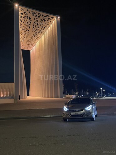 Hyundai Elantra 2015, 110,723 km - 2.0 л - Bakı
