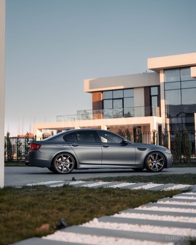 BMW M5 2013, 56,000 km - 4.4 l - Bakı