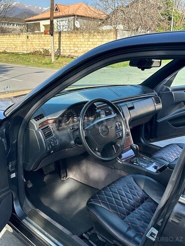 Mercedes E 230 1996, 405,000 km - 2.3 l - Zaqatala