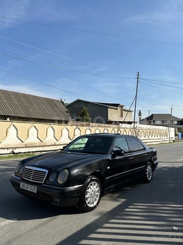 Mercedes E 230 1996, 405,000 km - 2.3 l - Zaqatala