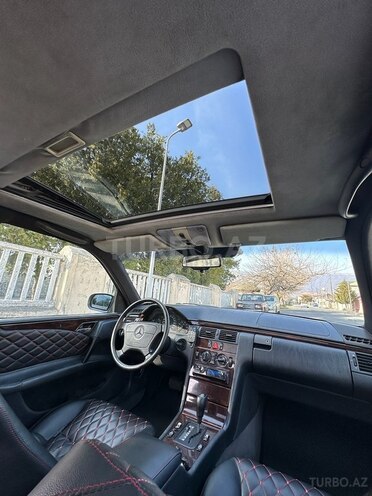 Mercedes E 230 1996, 405,000 km - 2.3 l - Zaqatala
