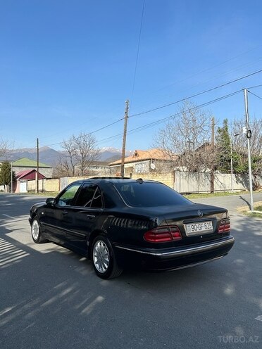 Mercedes E 230 1996, 405,000 km - 2.3 l - Zaqatala