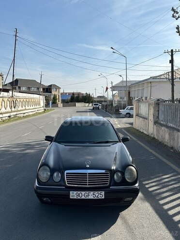 Mercedes E 230 1996, 405,000 km - 2.3 l - Zaqatala