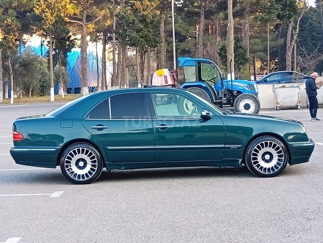 Mercedes E 240 2000, 290,000 km - 2.4 l - Bakı