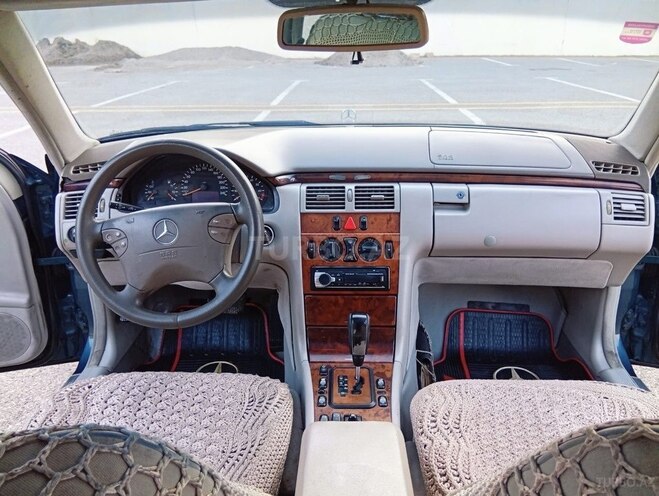 Mercedes E 240 2000, 290,000 km - 2.4 l - Bakı
