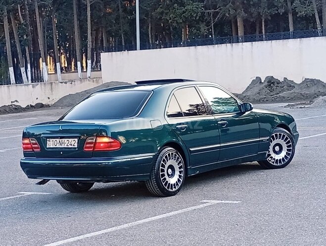 Mercedes E 240 2000, 290,000 km - 2.4 l - Bakı