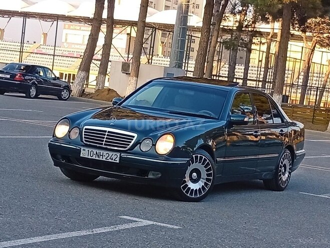 Mercedes E 240 2000, 290,000 km - 2.4 l - Bakı