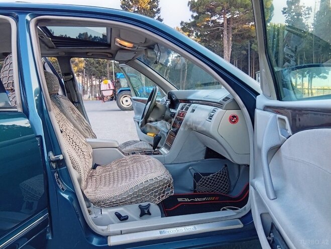 Mercedes E 240 2000, 290,000 km - 2.4 l - Bakı