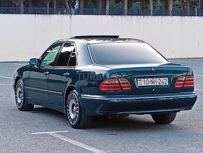 Mercedes E 240 2000, 290,000 km - 2.4 l - Bakı