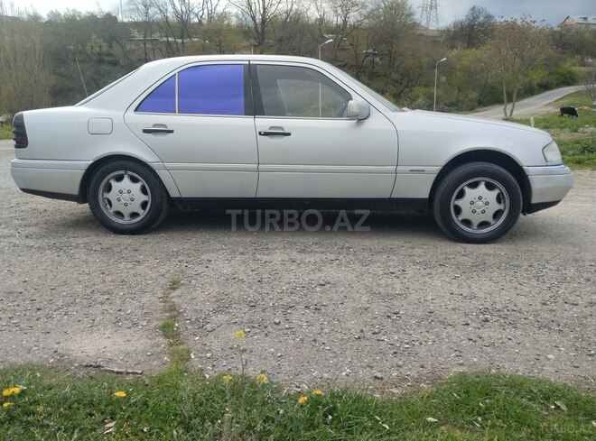 Mercedes C 220 1993, 462,056 km - 2.2 л - Quba