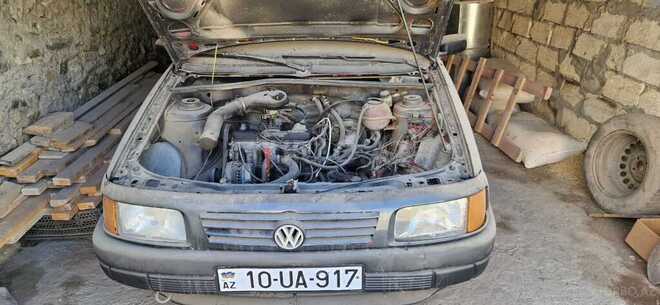 Volkswagen Passat 1988, 400,000 km - 1.8 l - Ağdaş