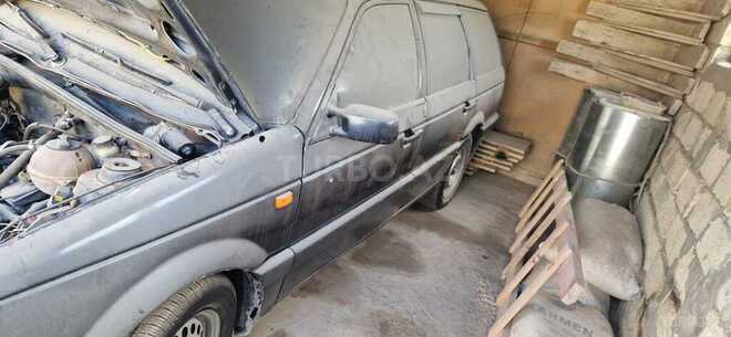 Volkswagen Passat 1988, 400,000 km - 1.8 l - Ağdaş