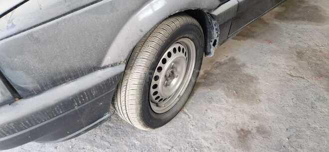 Volkswagen Passat 1988, 400,000 km - 1.8 l - Ağdaş