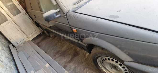 Volkswagen Passat 1988, 400,000 km - 1.8 l - Ağdaş