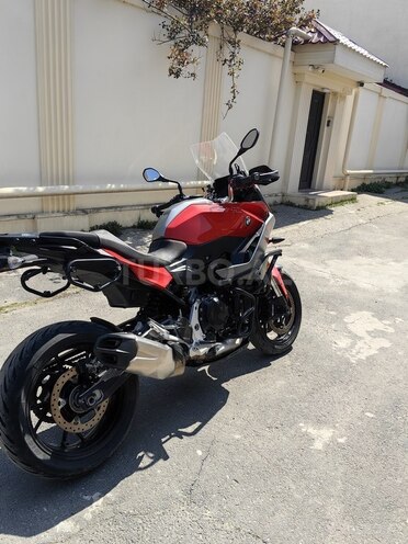 BMW F 900 XR-8