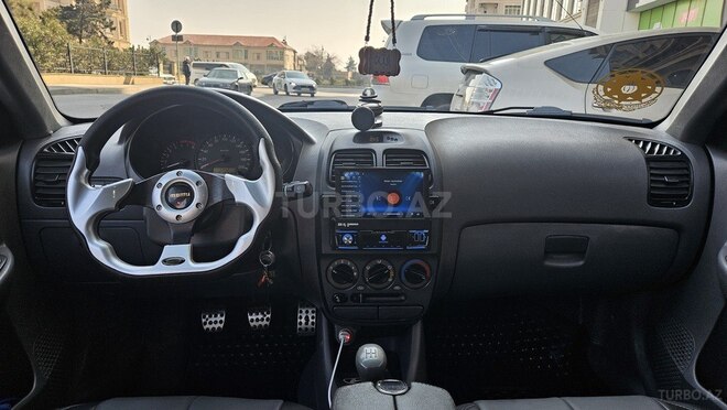Hyundai Accent 2005, 300,000 km - 1.6 l - Bakı