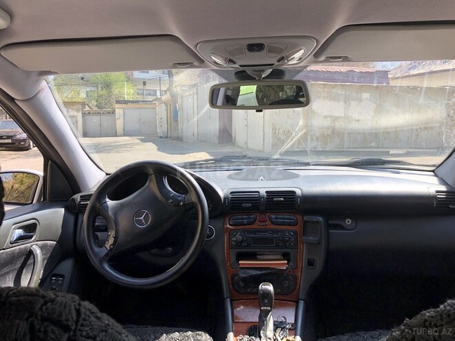 Mercedes C 220 d 2002, 400,000 km - 2.2 l - Sumqayıt