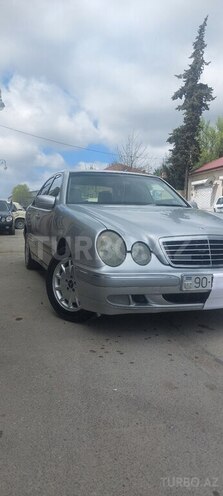 Mercedes E 240 2001, 450,000 km - 2.4 l - Şamaxı