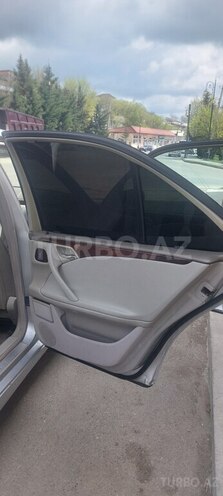 Mercedes E 240 2001, 450,000 km - 2.4 l - Şamaxı