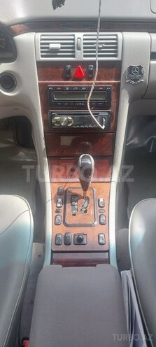 Mercedes E 240 2001, 450,000 km - 2.4 l - Şamaxı