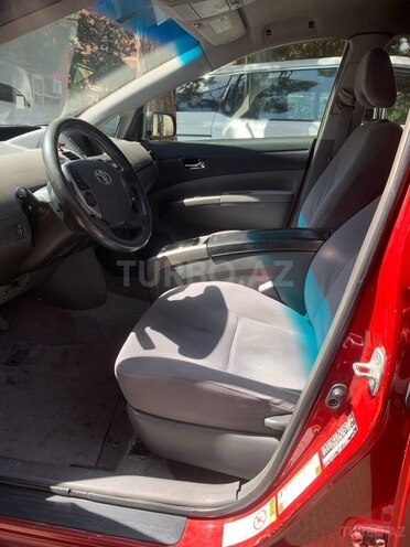 Toyota Prius-5