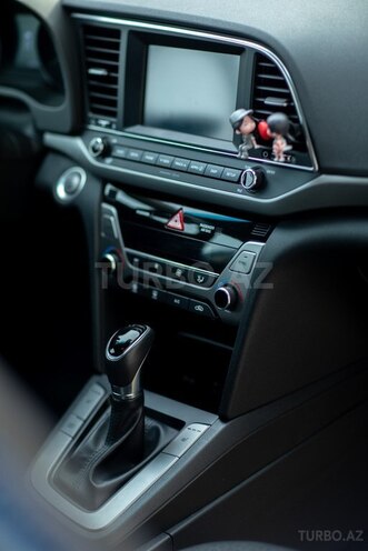 Hyundai Elantra 2017, 102,998 km - 2.0 l - Bakı