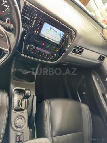 Mitsubishi Outlander 2016, 110,000 km - 2.4 l - Bakı