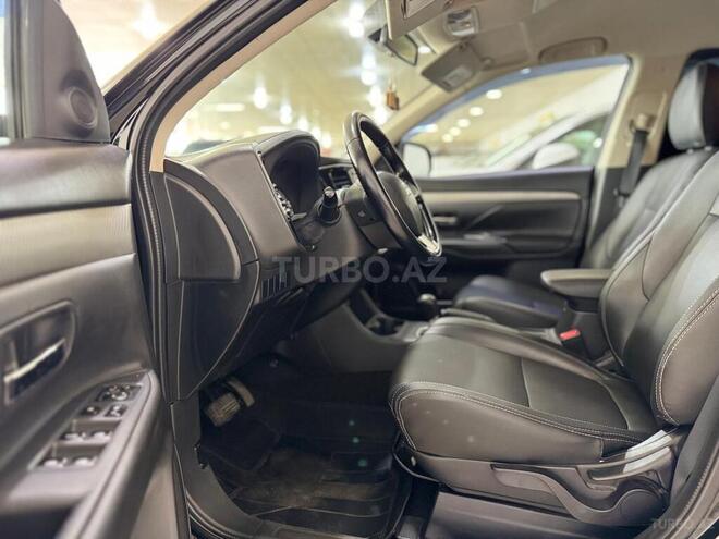 Mitsubishi Outlander 2016, 110,000 km - 2.4 l - Bakı