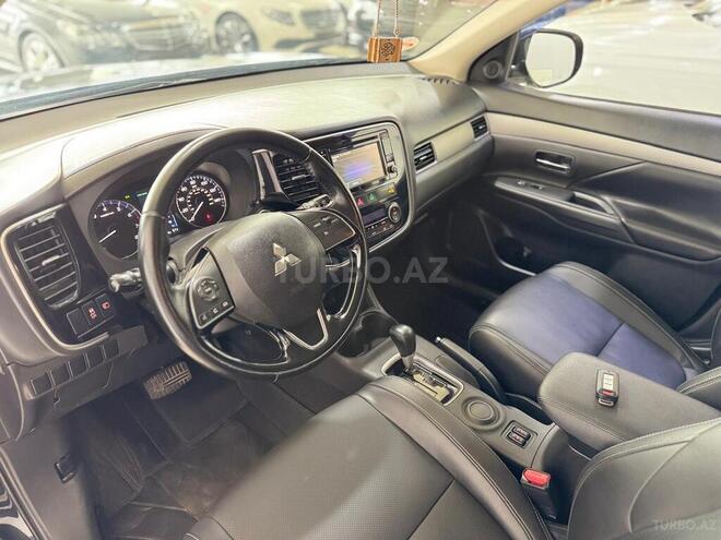 Mitsubishi Outlander 2016, 110,000 km - 2.4 l - Bakı