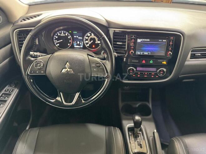 Mitsubishi Outlander 2016, 110,000 km - 2.4 l - Bakı