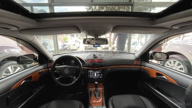 Mercedes E 220 d-12
