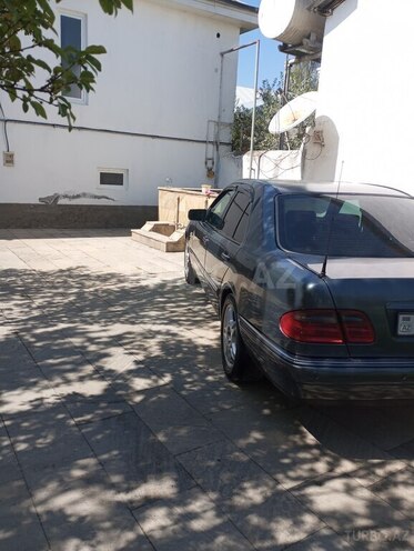 Mercedes E 280 1997, 250,000 km - 2.8 l - Bakı